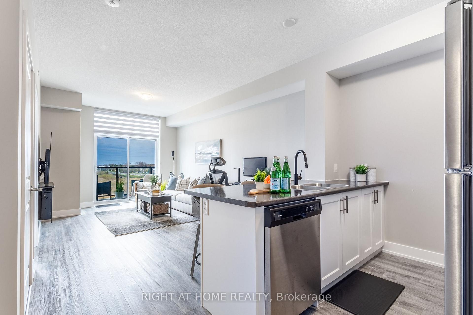 Photo 7 of Unit 331, 450 Dundas Street E, Hamilton, Waterdown — HOMEH