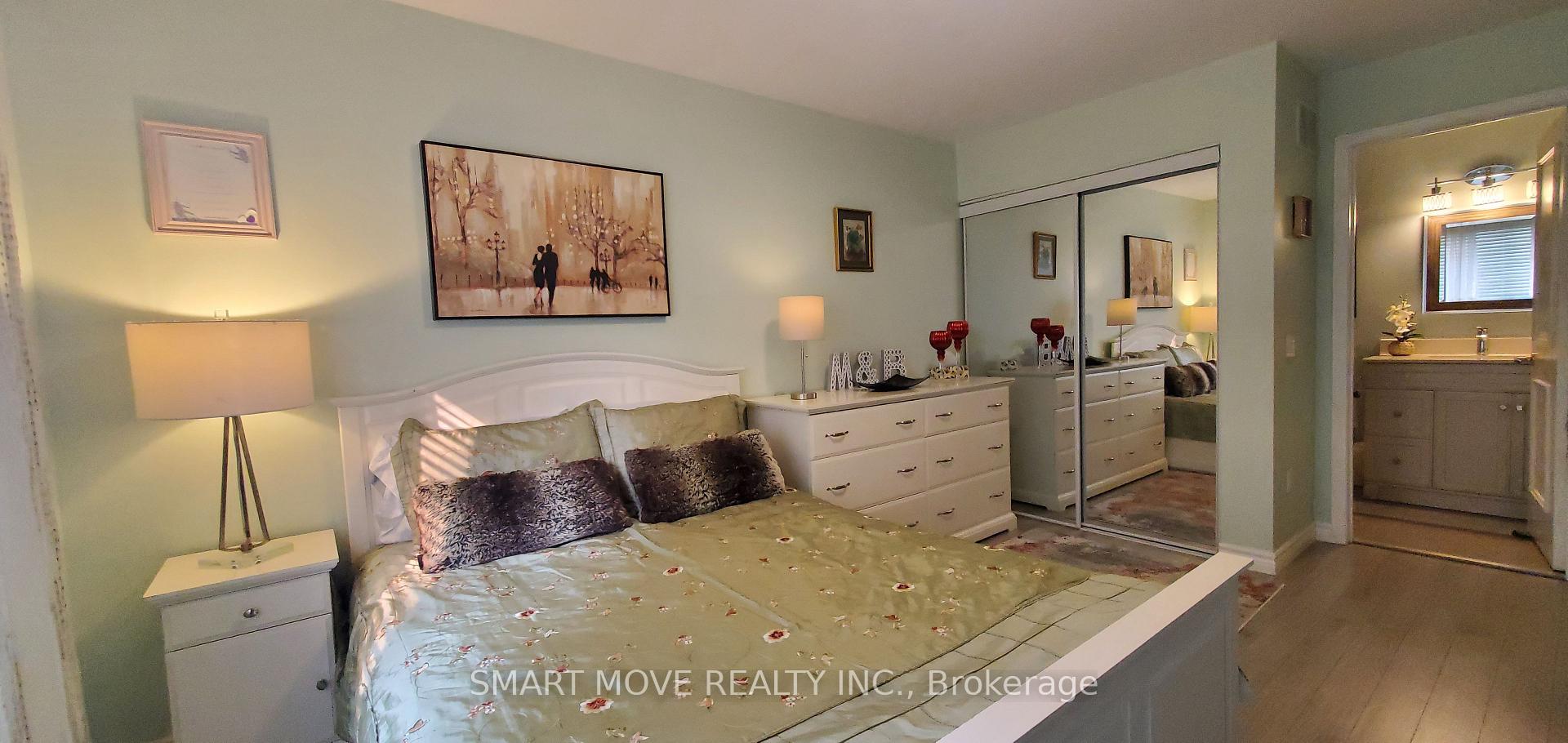 Photo 10 of Unit TH 25, 21 Replin Road, Toronto, Englemount-Lawrence — HOMEH
