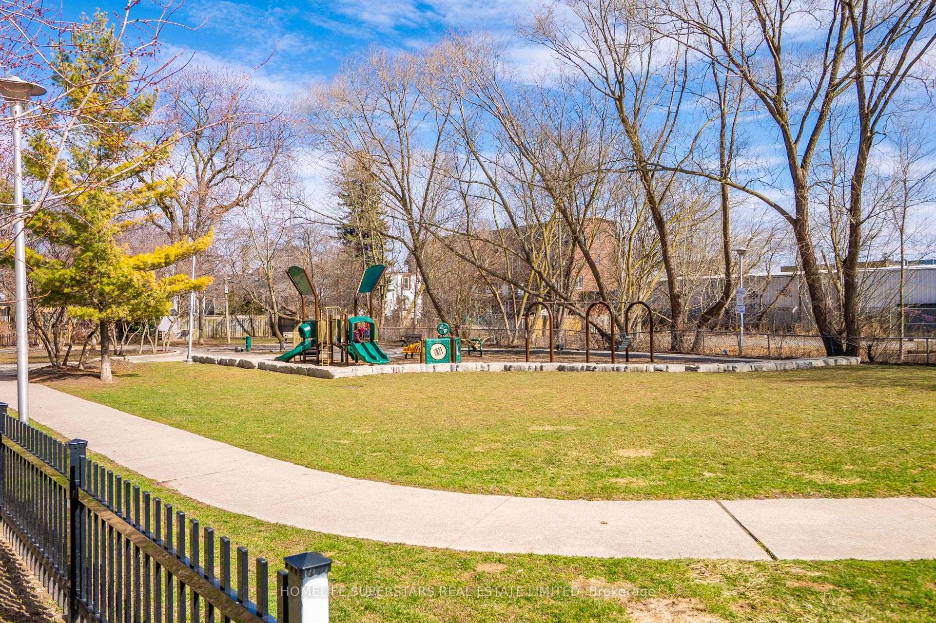 Photo 45 of Unit 306, 1285 Queen Street E, Toronto, Greenwood-Coxwell — HOMEH