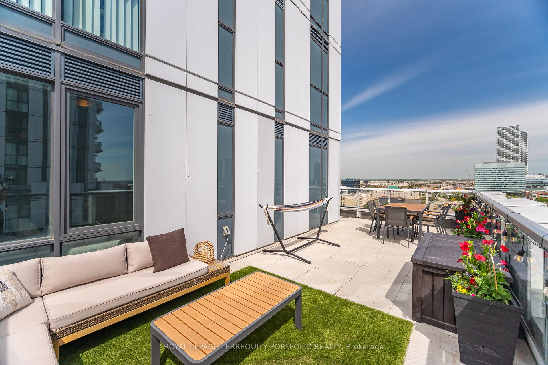 Front of Unit 1201, 10 Honeycrisp Crescent