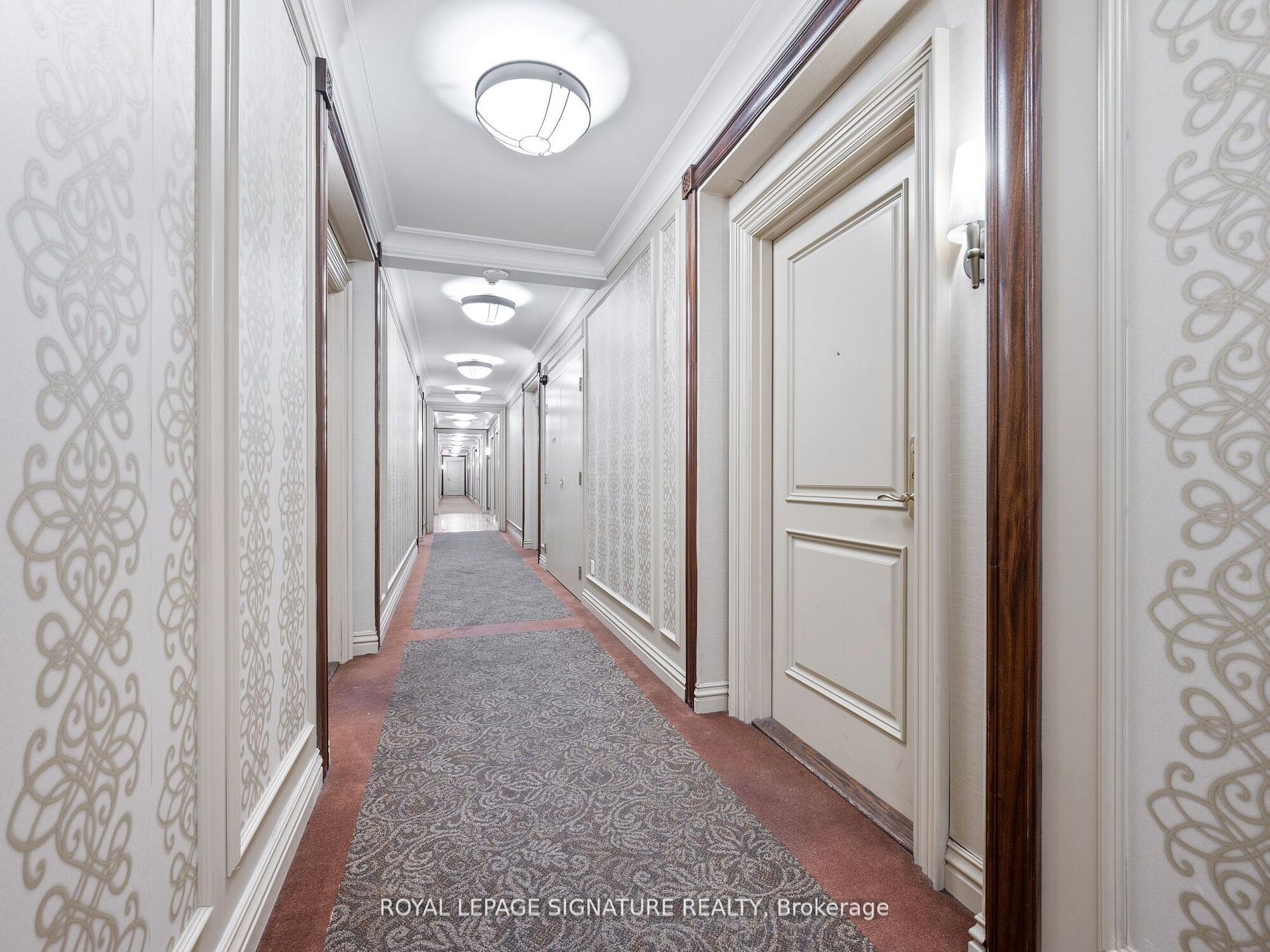 Photo 4 of Unit 610, 9245 Jane Street W, Vaughan, Maple — HOMEH