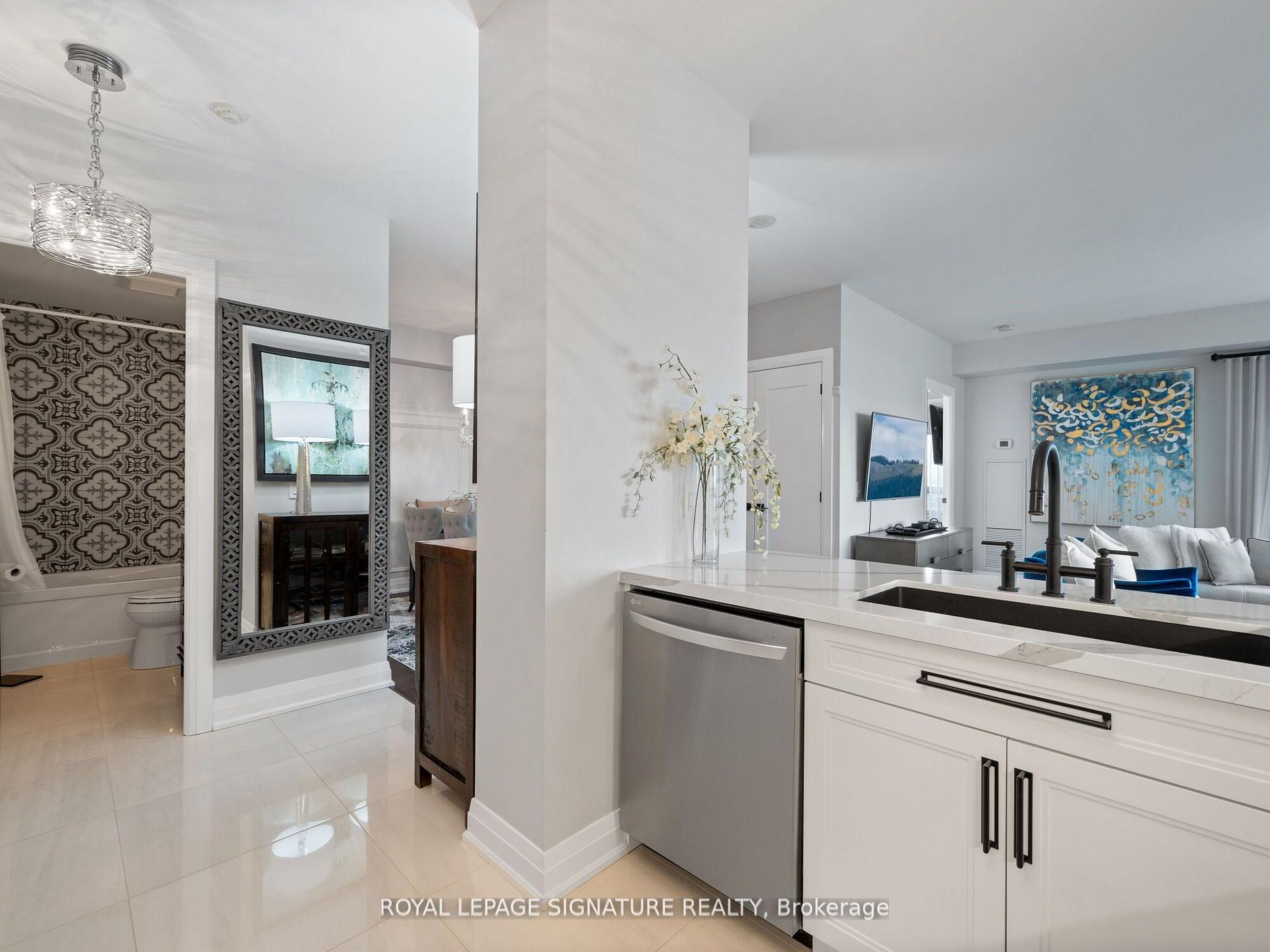 Photo 15 of Unit 610, 9245 Jane Street W, Vaughan, Maple — HOMEH