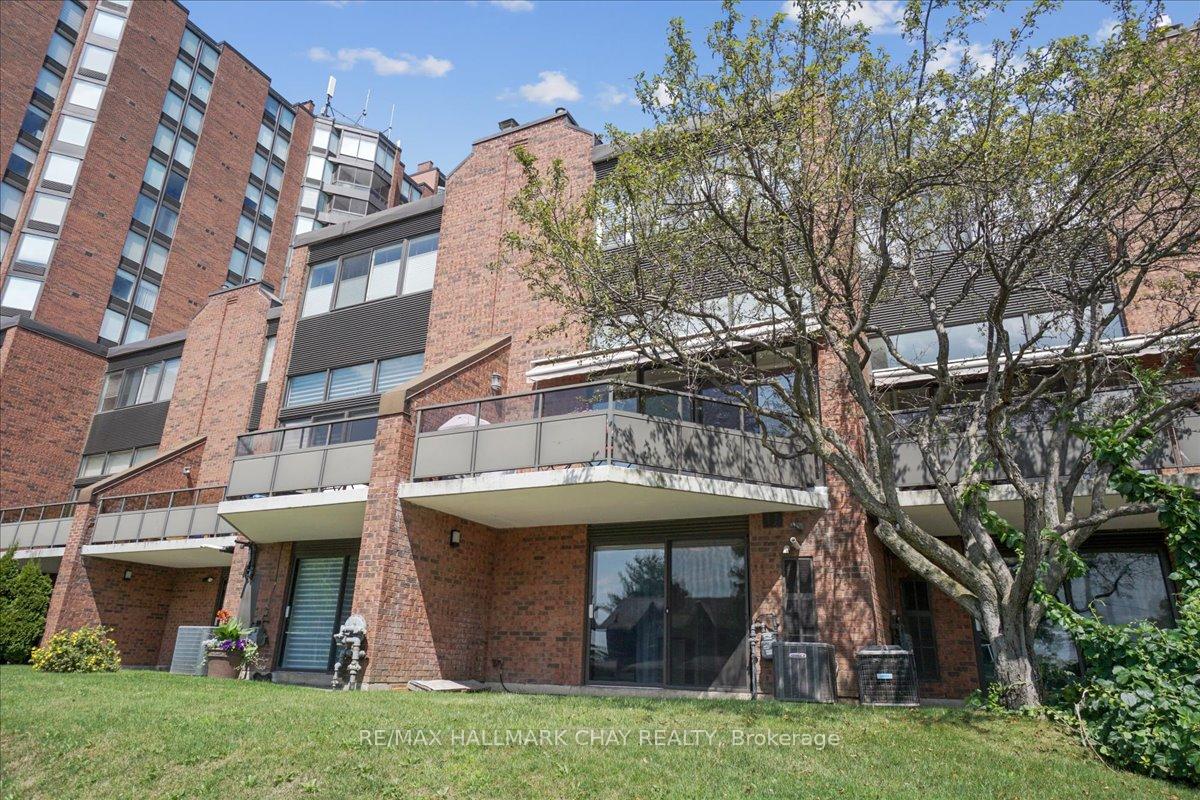 Photo 45 of 195 Collier Street, Barrie, City Centre — HOMEH