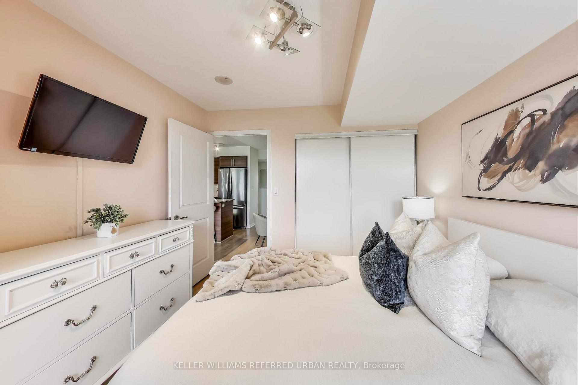 Photo 14 of Unit 826, 35 Bastion Street, Toronto, Niagara — HOMEH