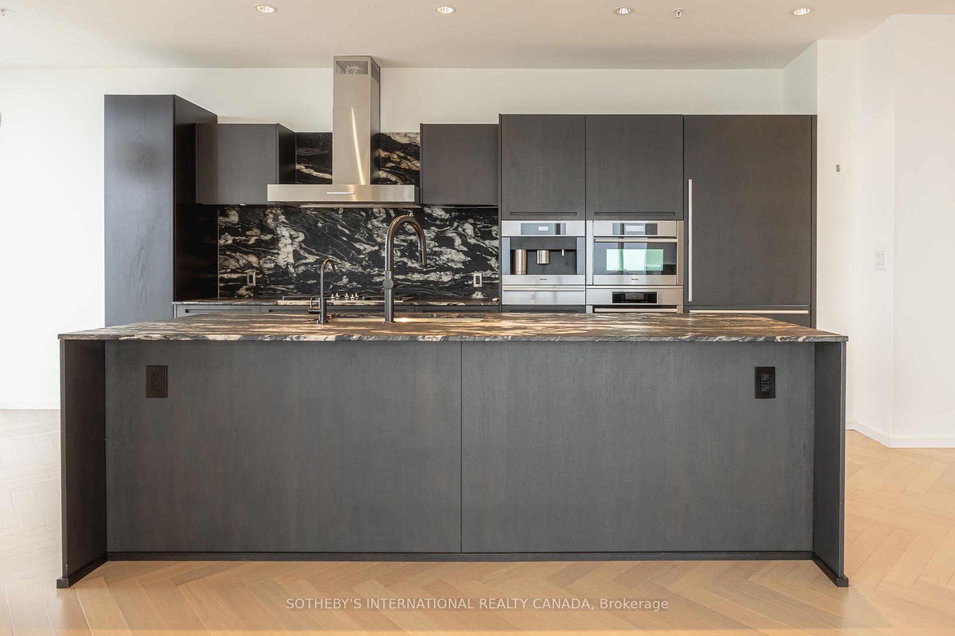 Photo 13 of Unit 5503, 180 University Avenue, Toronto, University — HOMEH