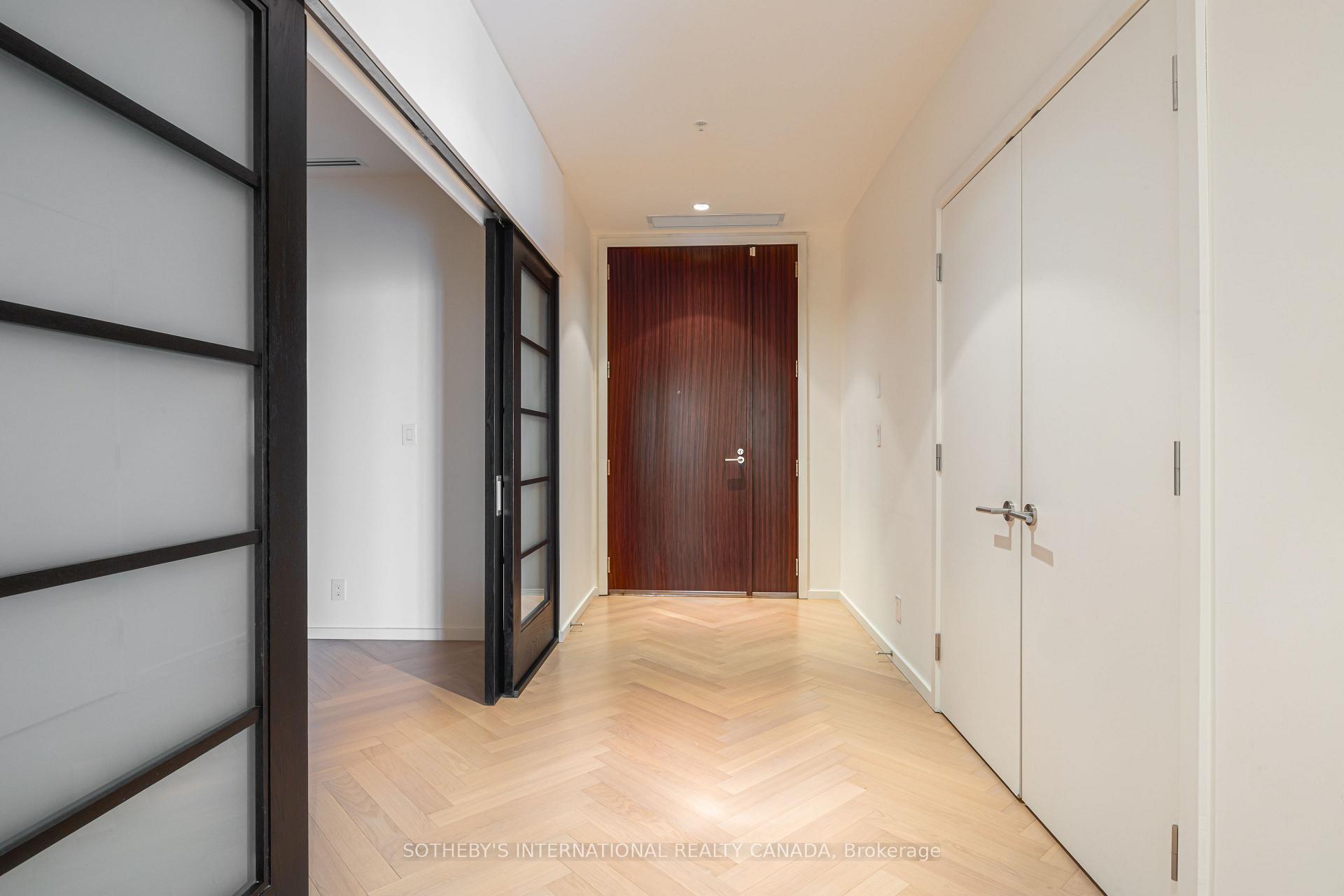 Photo 9 of Unit 5503, 180 University Avenue, Toronto, University — HOMEH