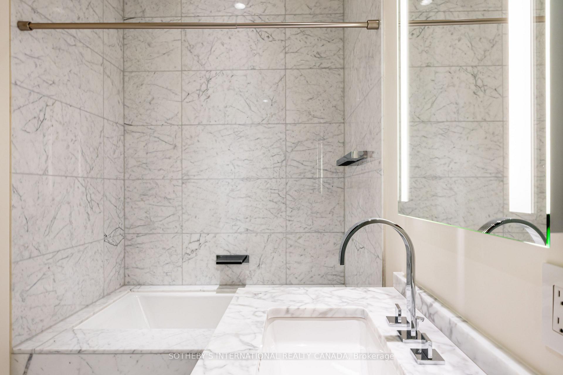 Photo 4 of Unit 5503, 180 University Avenue, Toronto, University — HOMEH