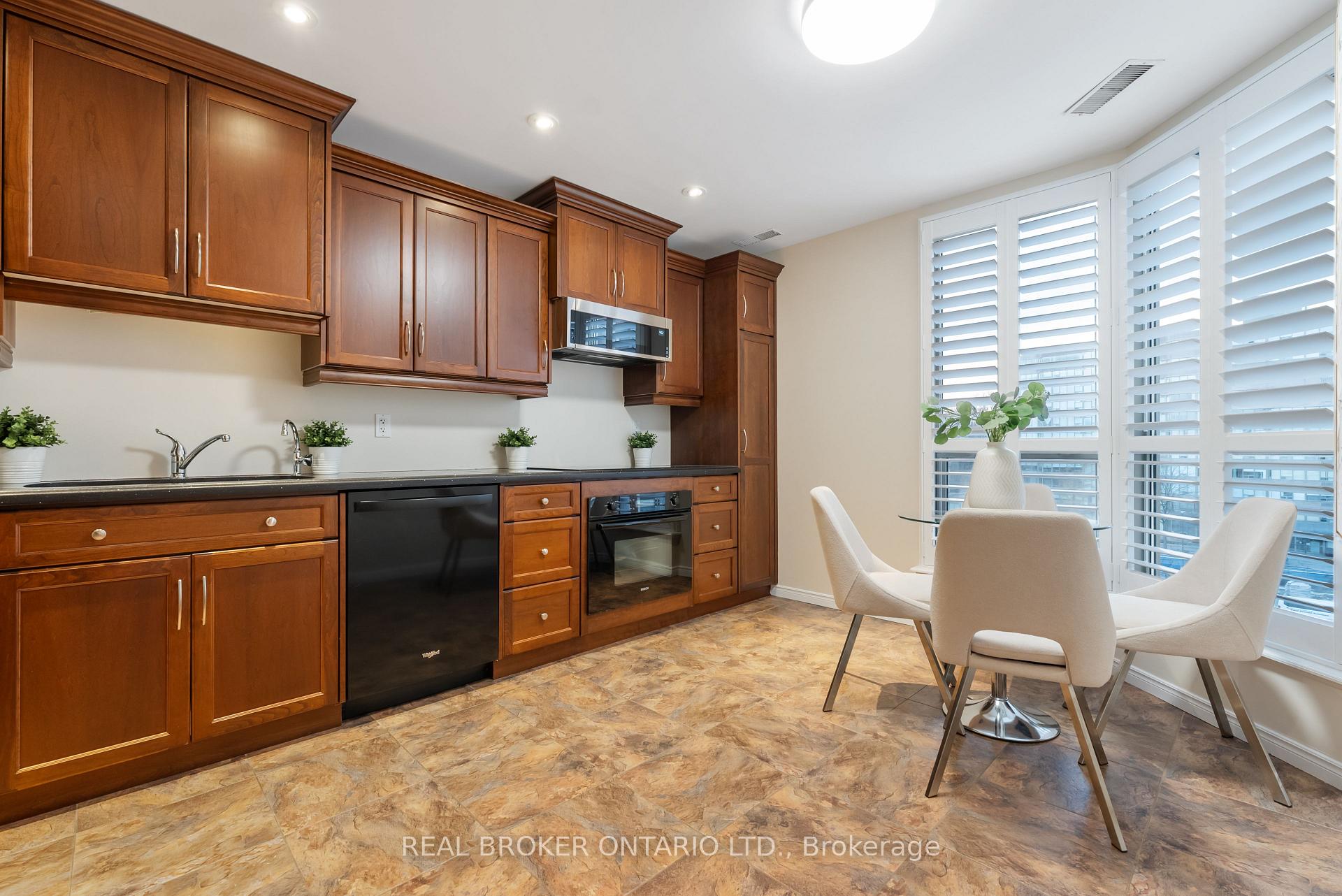 Photo 4 of Unit PH #7, 3267 King Street E, Kitchener — HOMEH