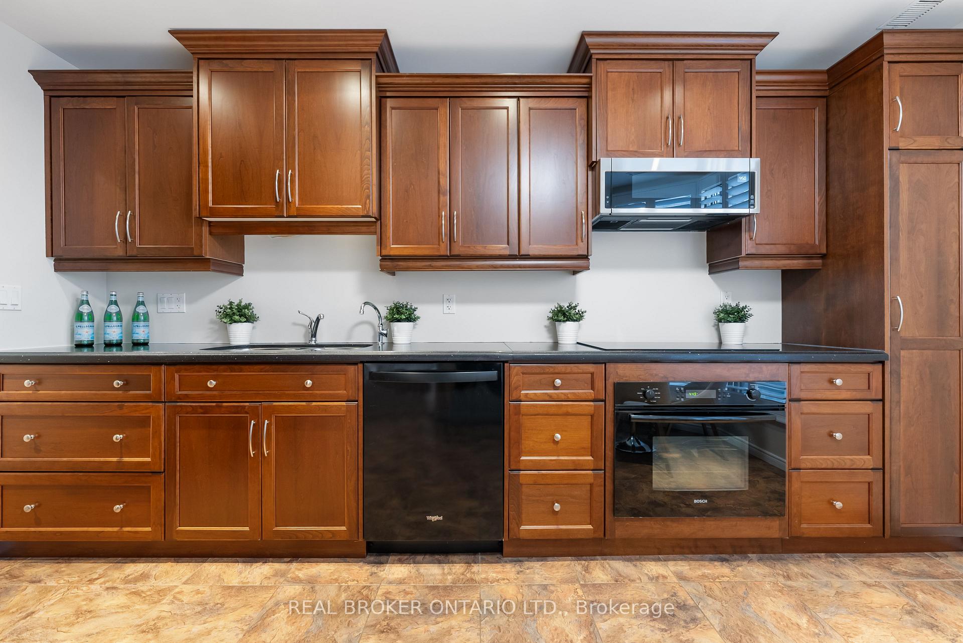 Photo 5 of Unit PH #7, 3267 King Street E, Kitchener — HOMEH