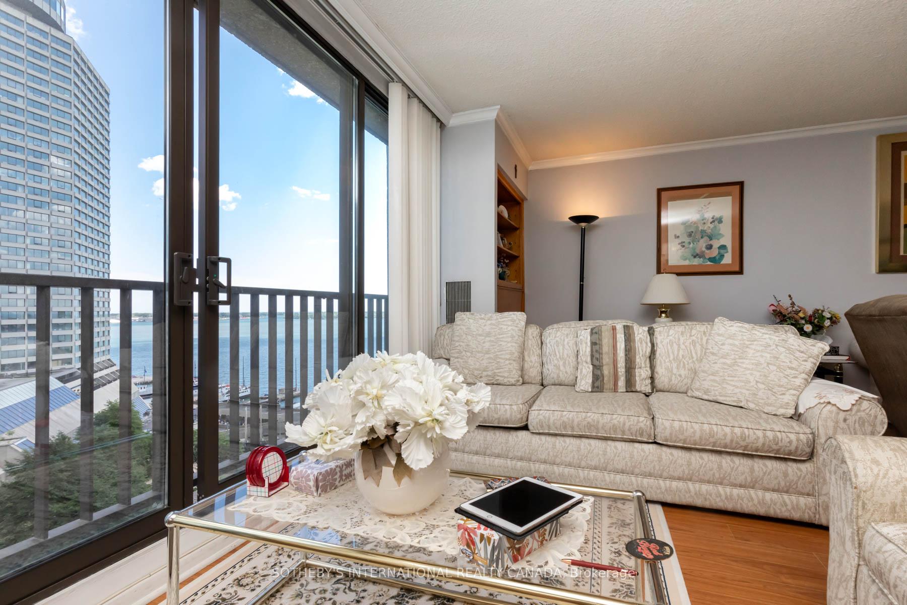 Photo 2 of Unit 1429, 33 Harbour Square, Toronto, Waterfront Communities — HOMEH
