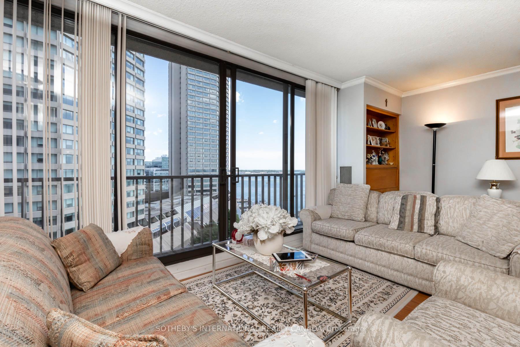 Photo 3 of Unit 1429, 33 Harbour Square, Toronto, Waterfront Communities — HOMEH