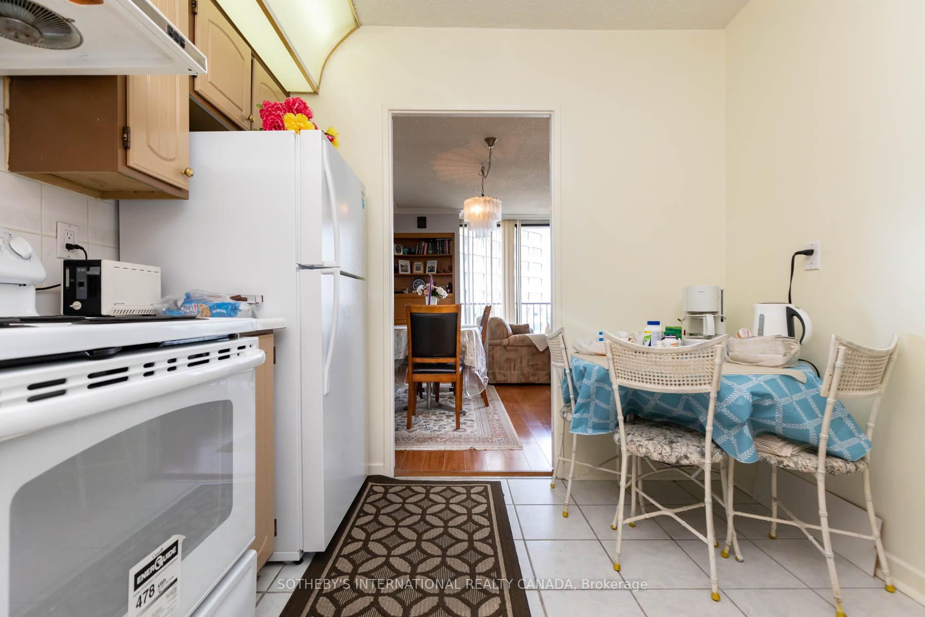 Photo 8 of Unit 1429, 33 Harbour Square, Toronto, Waterfront Communities — HOMEH
