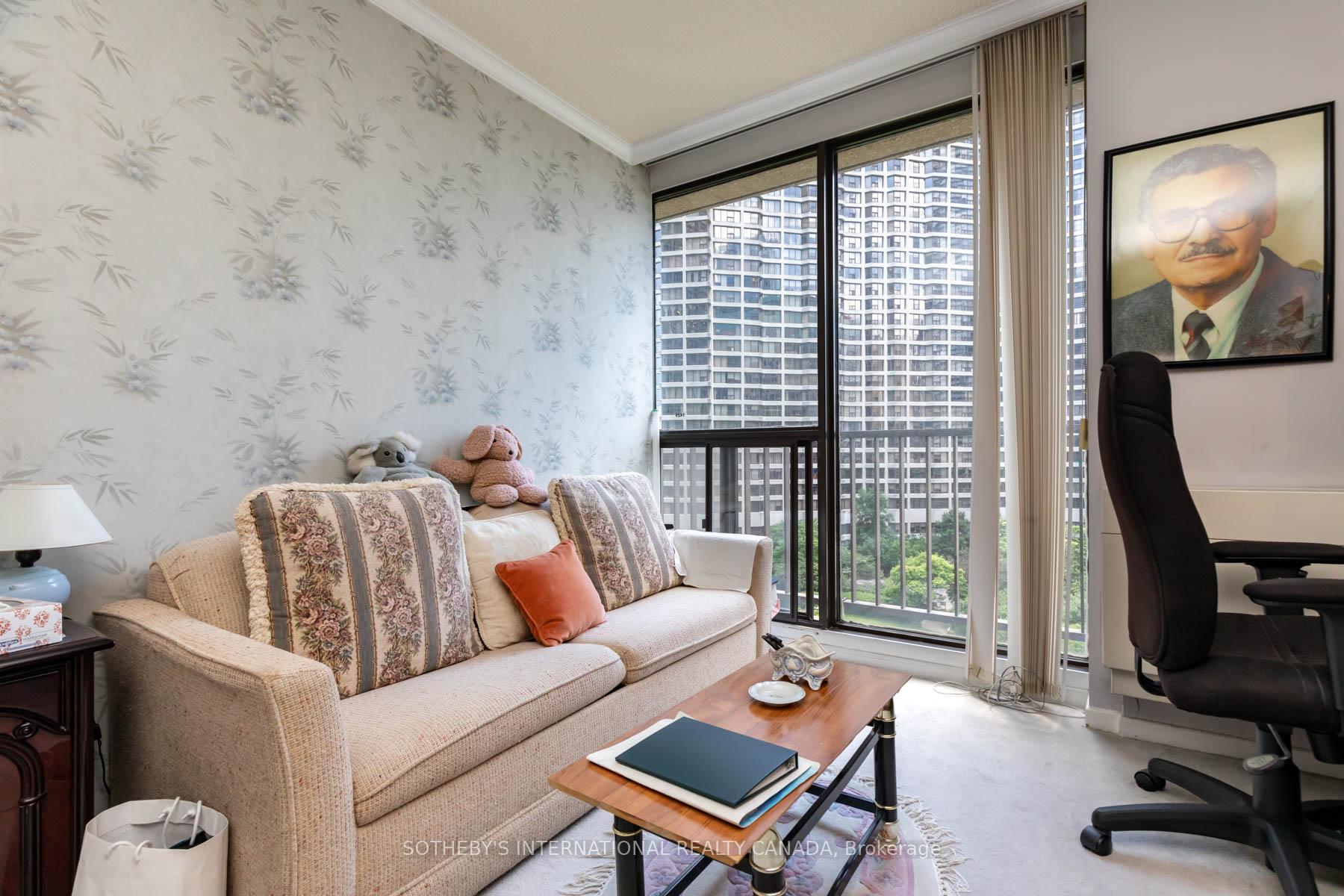 Photo 10 of Unit 1429, 33 Harbour Square, Toronto, Waterfront Communities — HOMEH