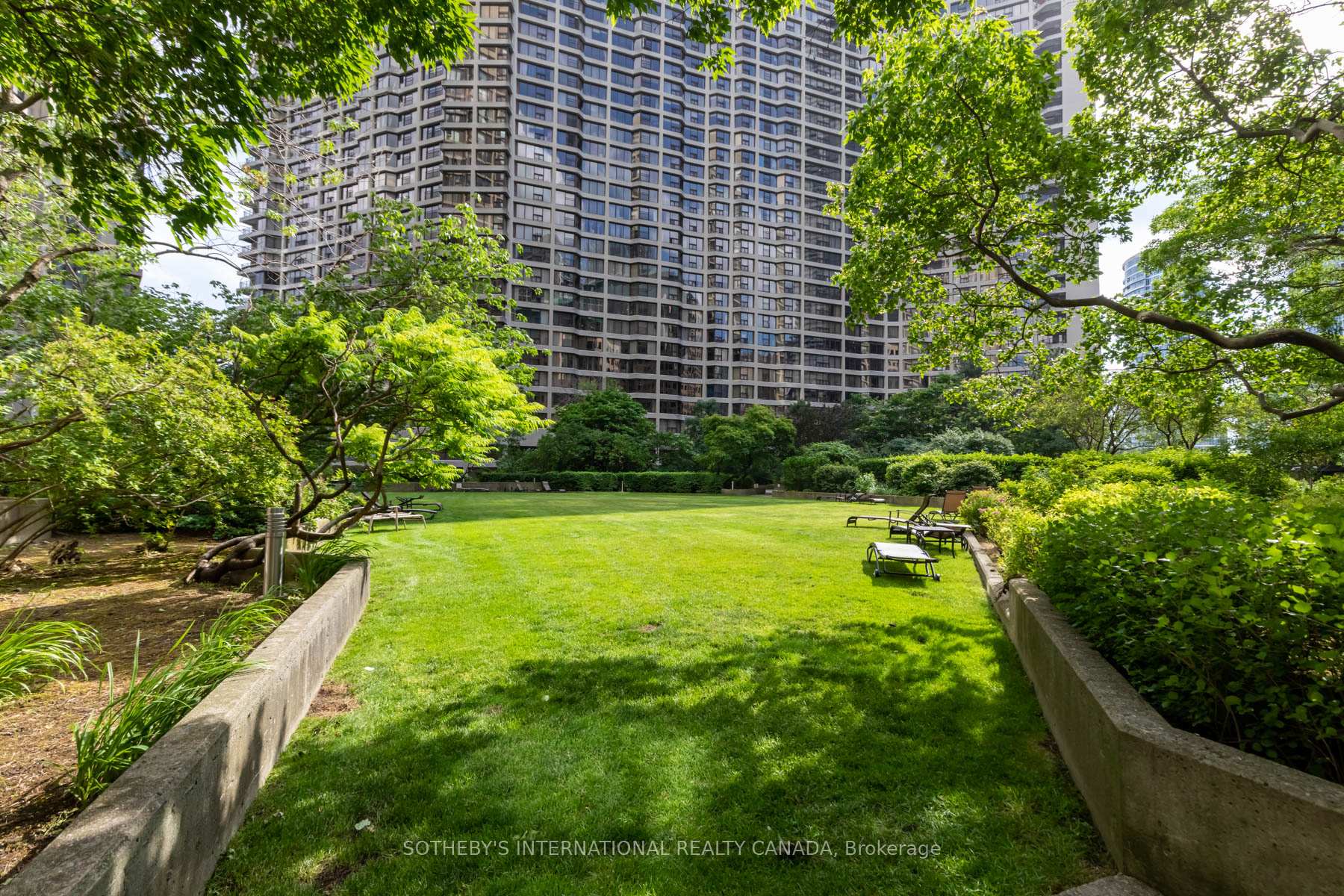 Photo 26 of Unit 1429, 33 Harbour Square, Toronto, Waterfront Communities — HOMEH