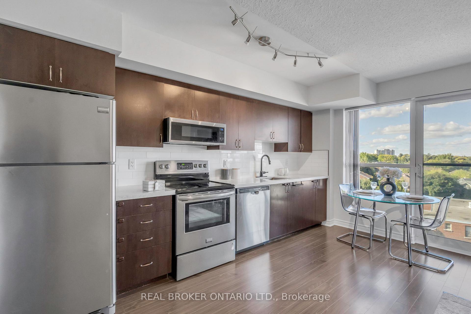 Photo 4 of Unit 604, 35 Saranac Boulevard, Toronto, Englemount-Lawrence — HOMEH