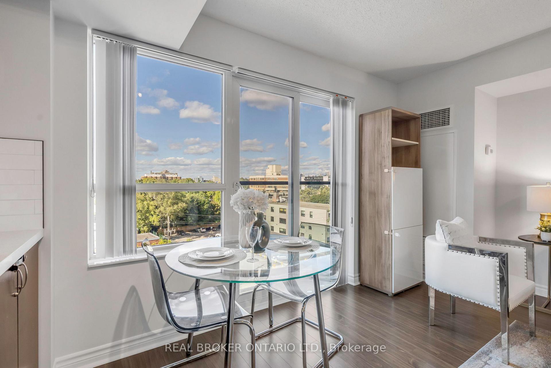 Photo 12 of Unit 604, 35 Saranac Boulevard, Toronto, Englemount-Lawrence — HOMEH