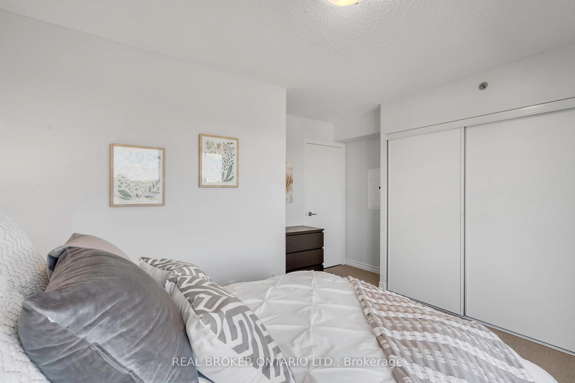Photo 22 of Unit 604, 35 Saranac Boulevard, Toronto, Englemount-Lawrence — HOMEH