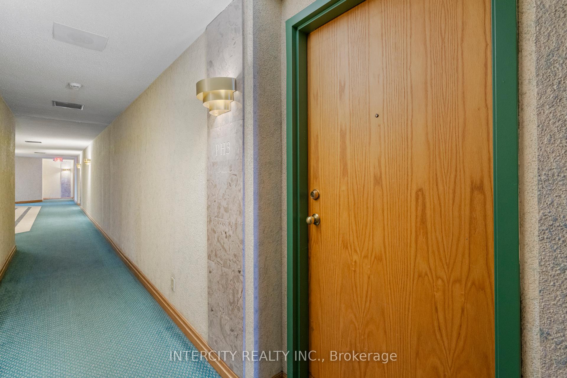 Photo 2 of Unit PH3, 61 Markbrook Lane, Etobicoke, Mount Olive-Silverstone-Jamestown — HOMEH