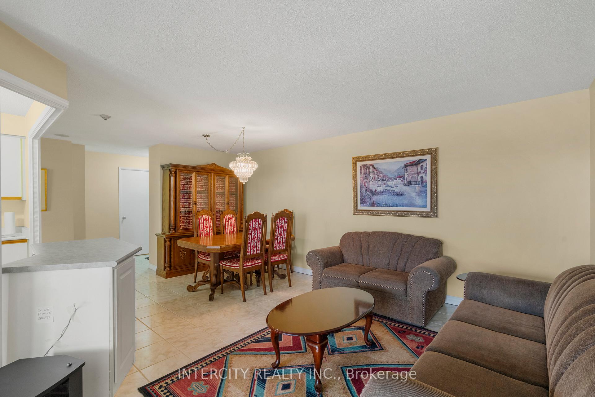 Photo 5 of Unit PH3, 61 Markbrook Lane, Etobicoke, Mount Olive-Silverstone-Jamestown — HOMEH