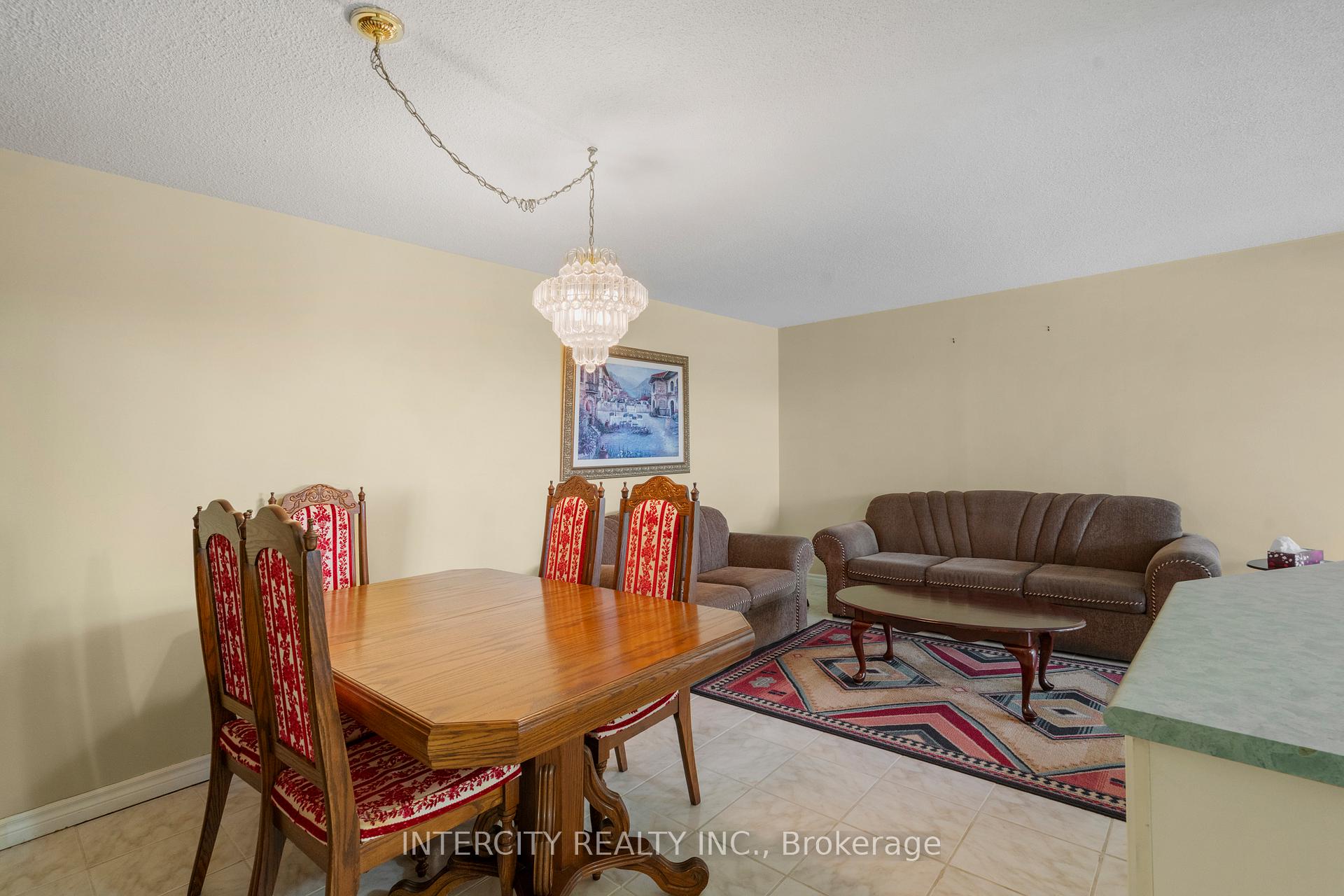 Photo 21 of Unit PH3, 61 Markbrook Lane, Etobicoke, Mount Olive-Silverstone-Jamestown — HOMEH