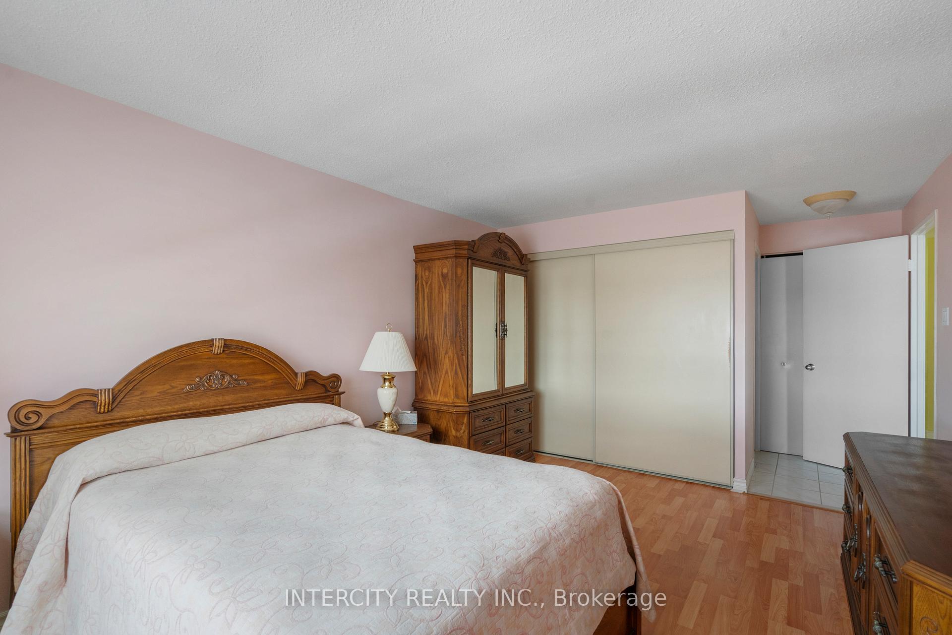 Photo 12 of Unit PH3, 61 Markbrook Lane, Etobicoke, Mount Olive-Silverstone-Jamestown — HOMEH