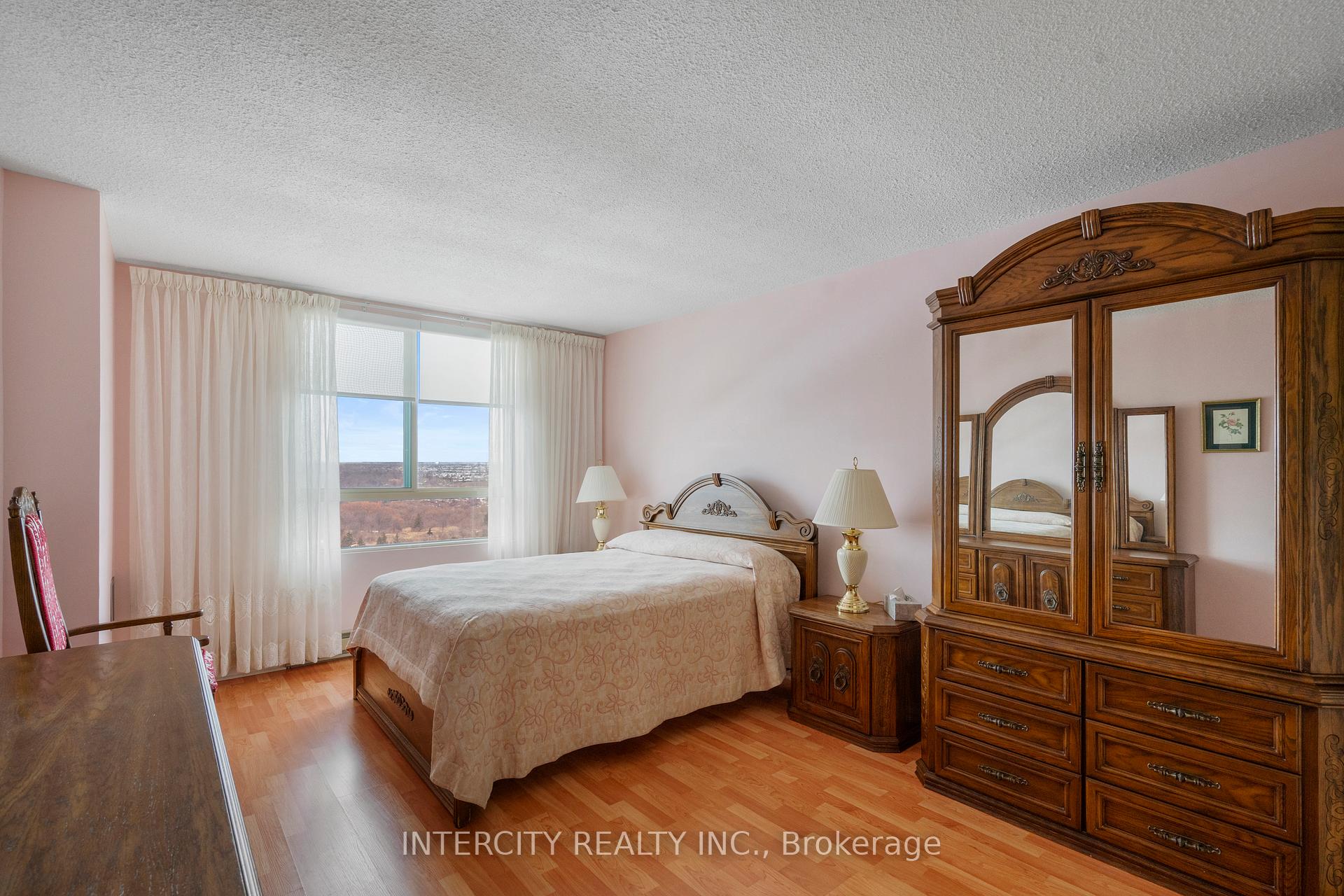 Photo 8 of Unit PH3, 61 Markbrook Lane, Etobicoke, Mount Olive-Silverstone-Jamestown — HOMEH
