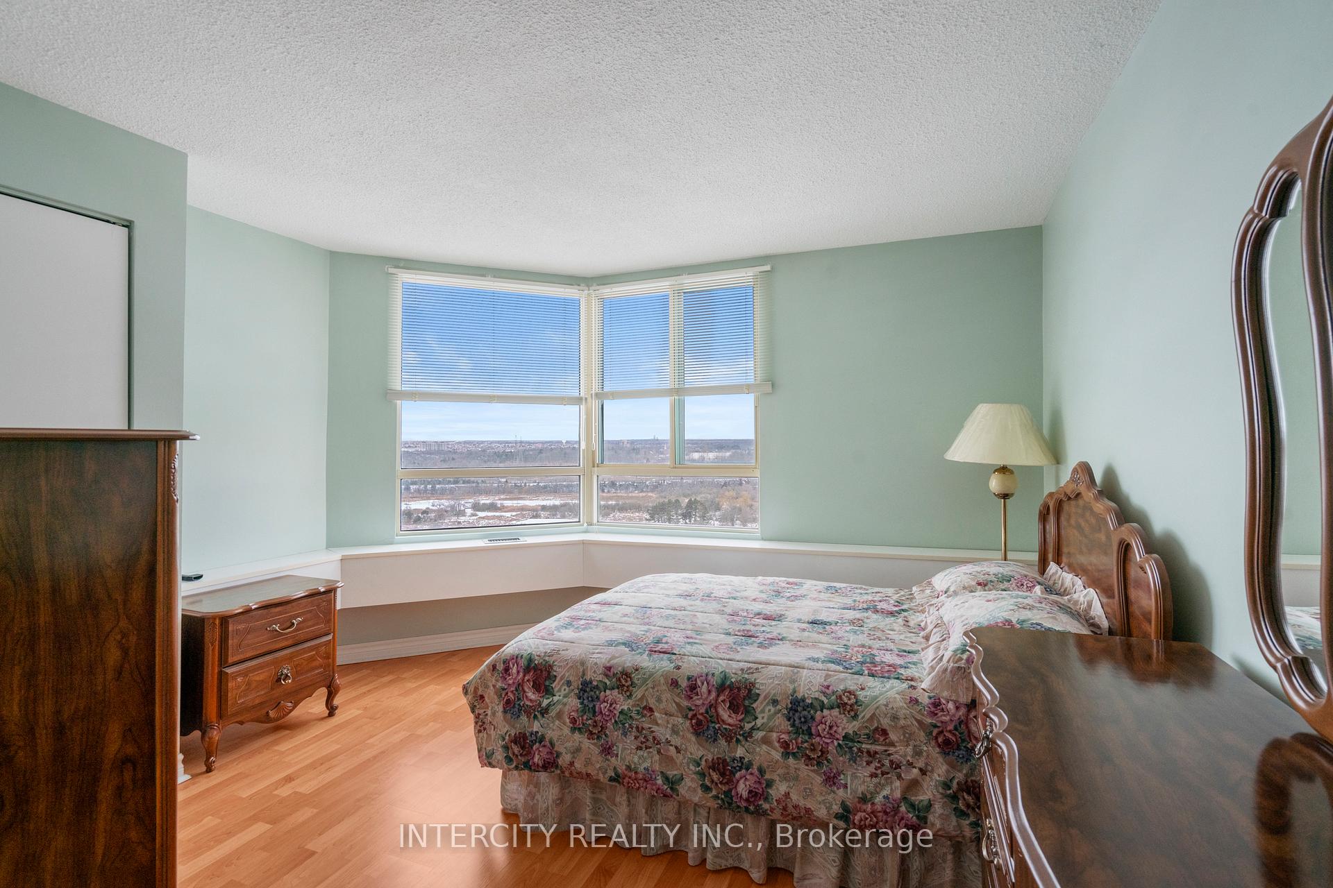 Photo 11 of Unit PH3, 61 Markbrook Lane, Etobicoke, Mount Olive-Silverstone-Jamestown — HOMEH