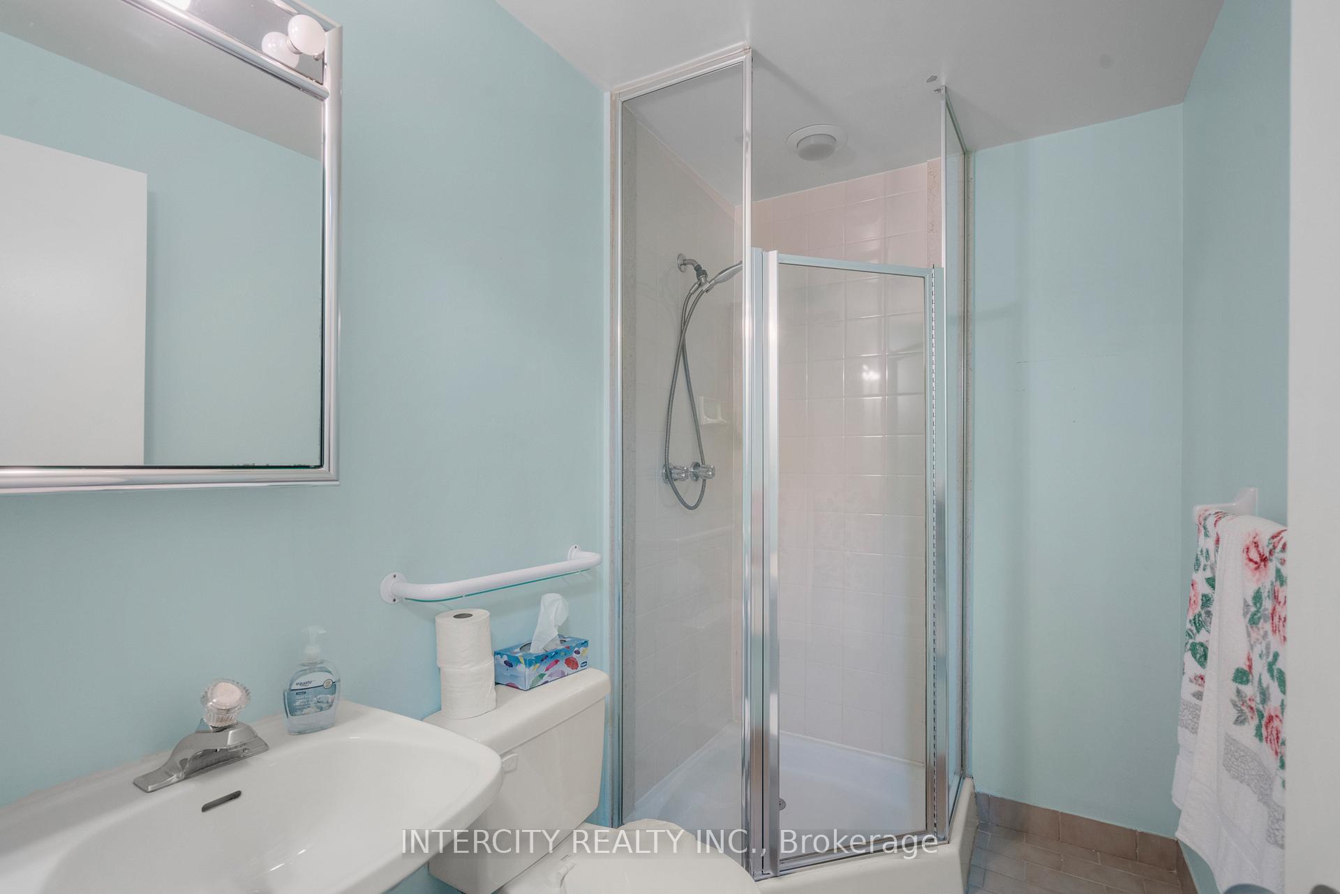 Photo 9 of Unit PH3, 61 Markbrook Lane, Etobicoke, Mount Olive-Silverstone-Jamestown — HOMEH