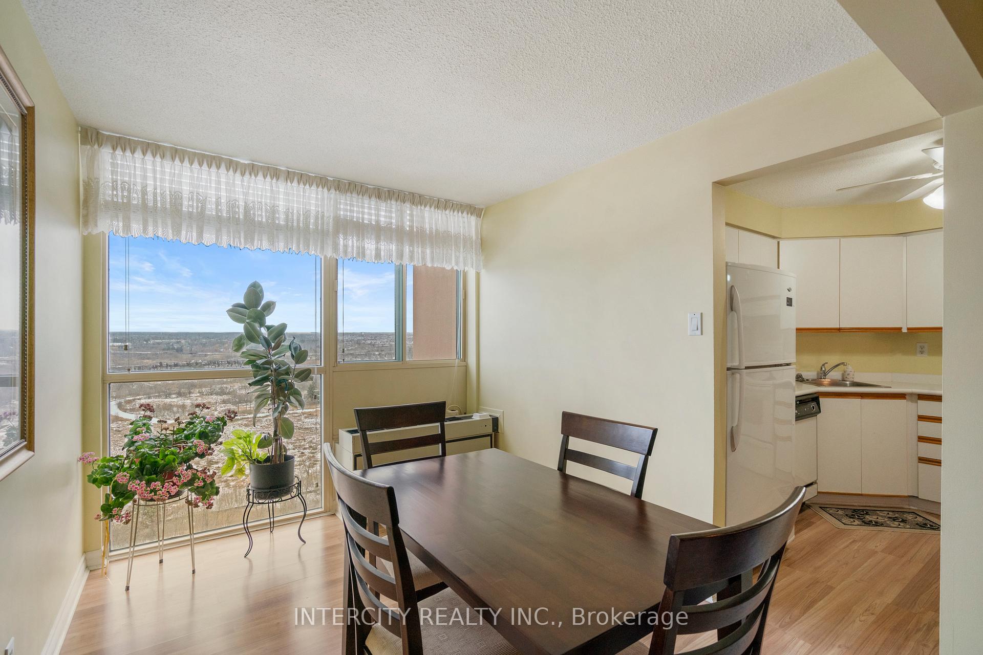 Photo 16 of Unit PH3, 61 Markbrook Lane, Etobicoke, Mount Olive-Silverstone-Jamestown — HOMEH