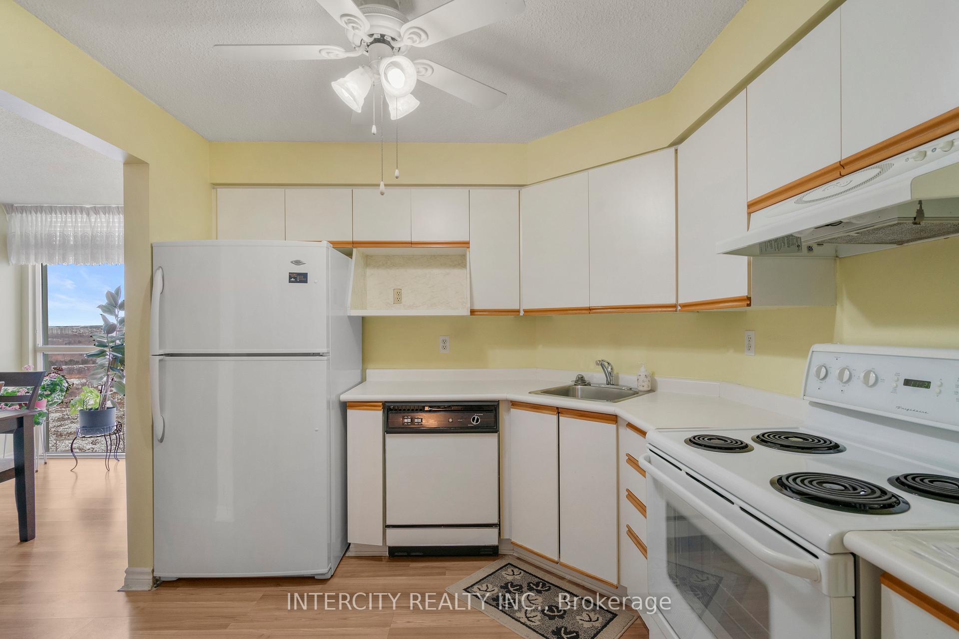 Photo 13 of Unit PH3, 61 Markbrook Lane, Etobicoke, Mount Olive-Silverstone-Jamestown — HOMEH