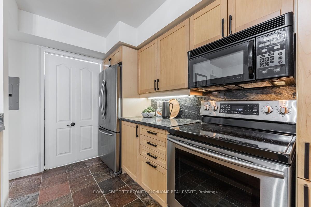 Photo 10 of Unit 207, 2 Alexandra Boulevard W, Toronto, Lawrence Park South — HOMEH
