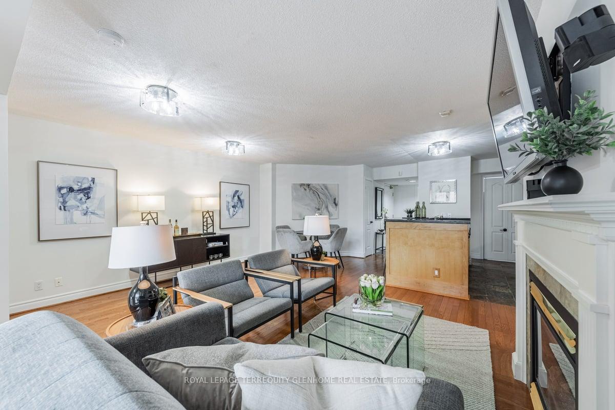 Photo 11 of Unit 207, 2 Alexandra Boulevard W, Toronto, Lawrence Park South — HOMEH