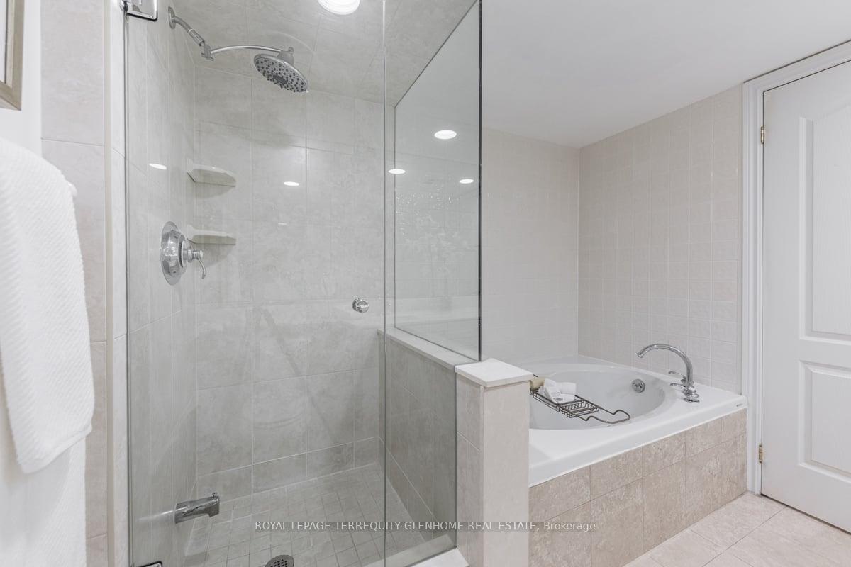 Photo 16 of Unit 207, 2 Alexandra Boulevard W, Toronto, Lawrence Park South — HOMEH