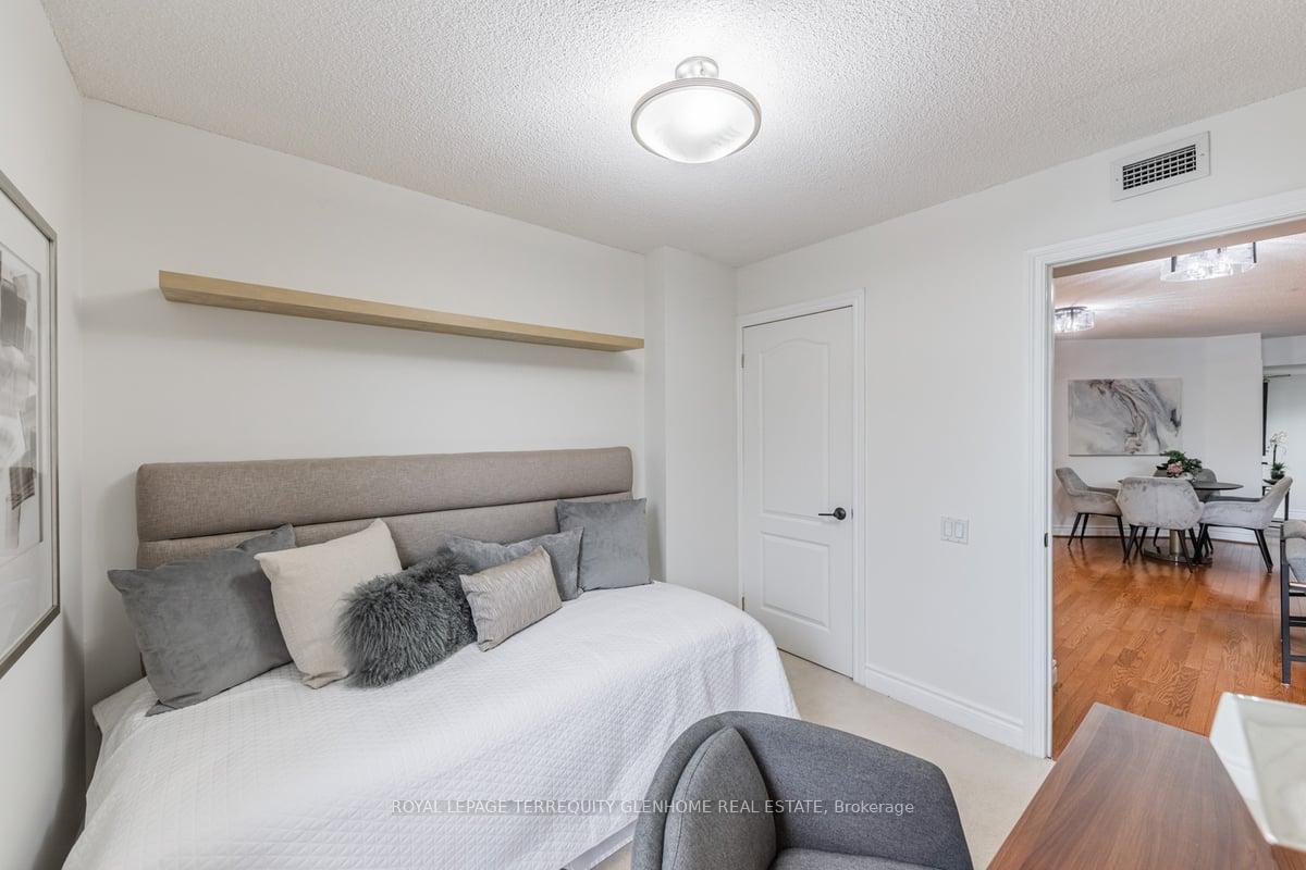Photo 14 of Unit 207, 2 Alexandra Boulevard W, Toronto, Lawrence Park South — HOMEH
