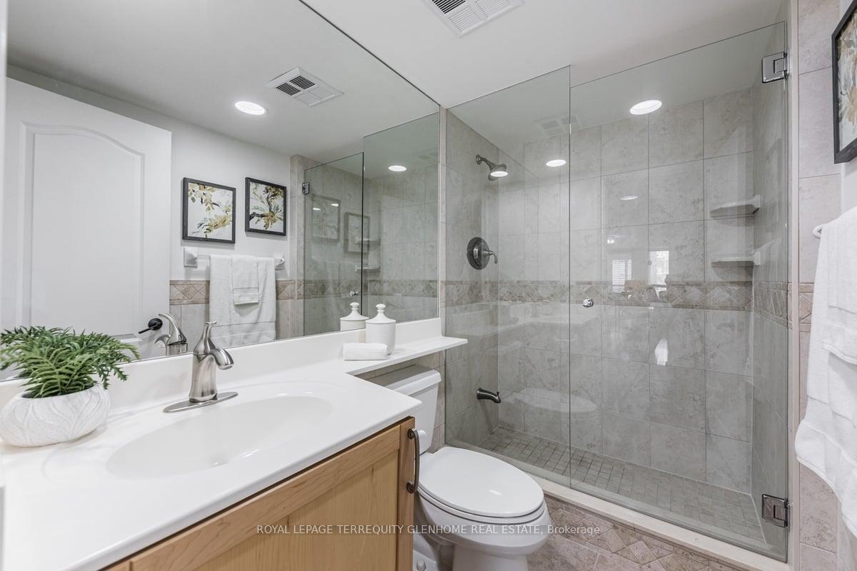 Photo 13 of Unit 207, 2 Alexandra Boulevard W, Toronto, Lawrence Park South — HOMEH