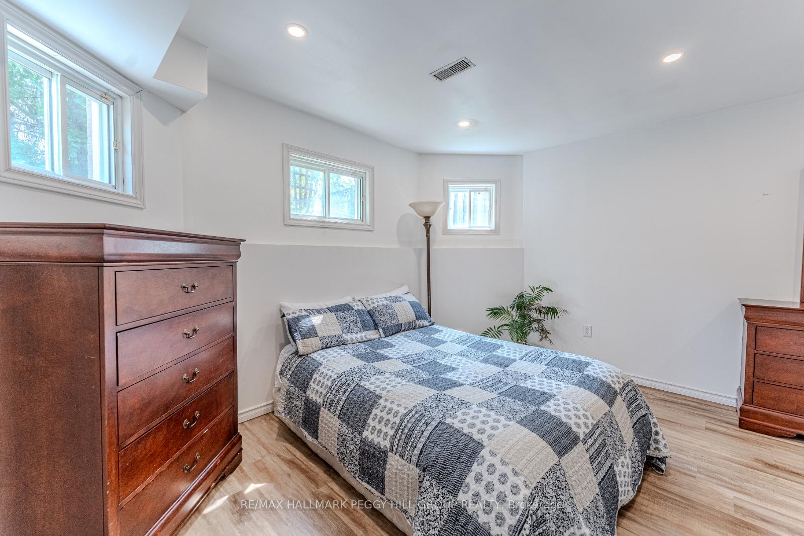Photo 19 of 255 Mapleton Avenue, Barrie, Holly — HOMEH
