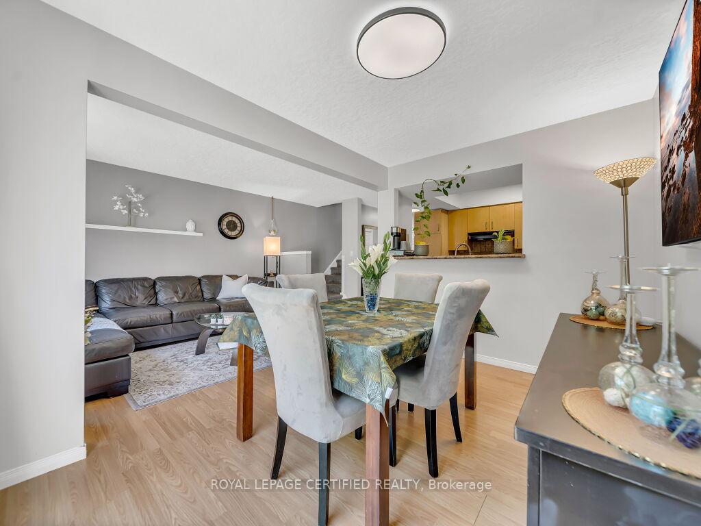 Photo 8 of Unit 16, 15 Gregg Court, Kitchener — HOMEH