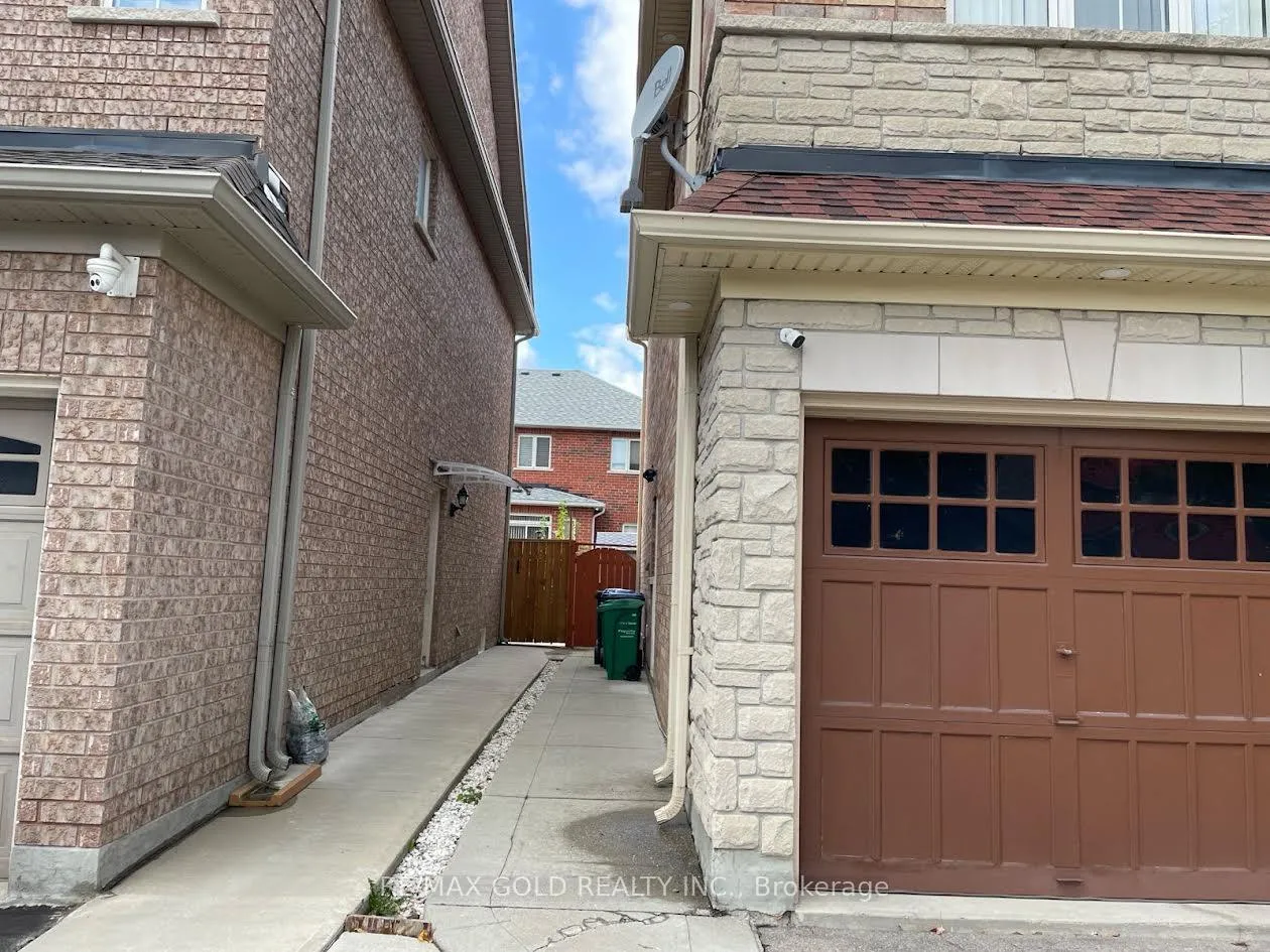 Front of 44 Summershade Street