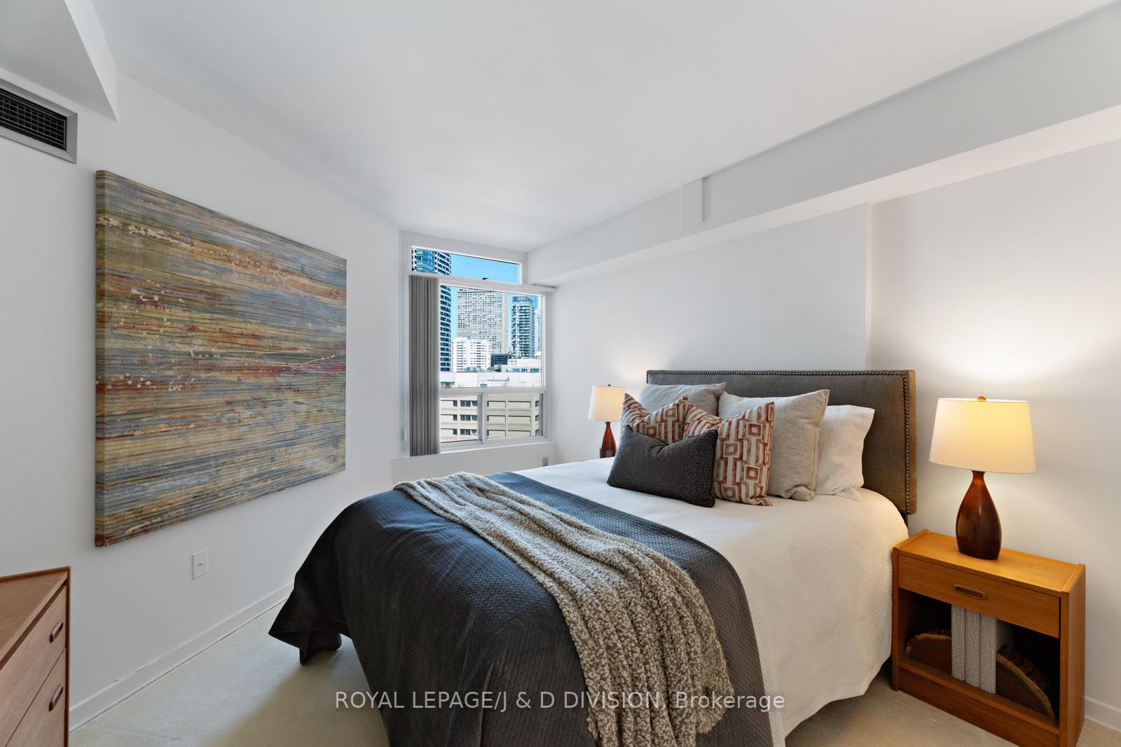 Photo 14 of Unit 1708, 25 Maitland Street, Toronto, Church-Yonge Corridor — HOMEH