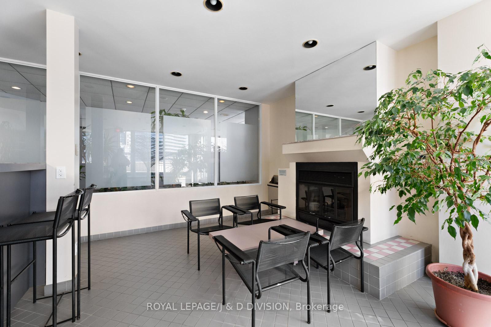 Photo 27 of Unit 1708, 25 Maitland Street, Toronto, Church-Yonge Corridor — HOMEH