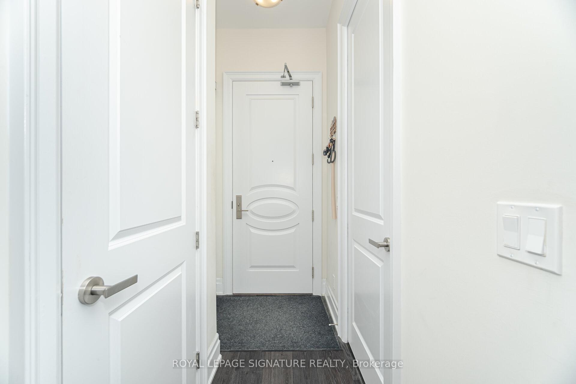 Photo 2 of Unit 121, 9075 Jane Street E, Vaughan, Concord — HOMEH