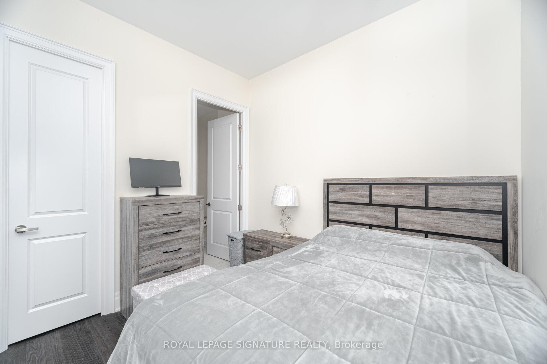 Photo 10 of Unit 121, 9075 Jane Street E, Vaughan, Concord — HOMEH