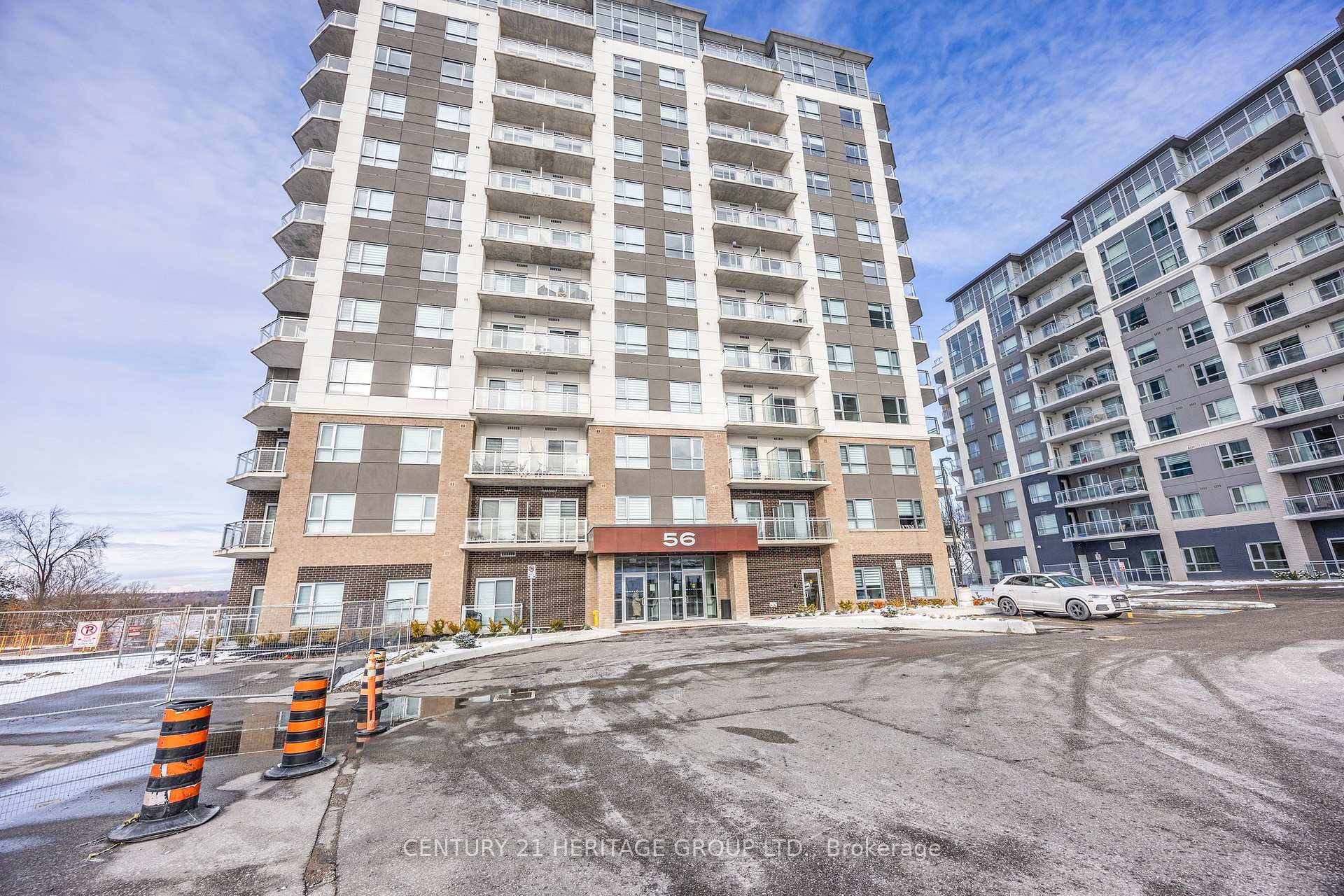 Photo 7 of Unit 304, 56 Lakeside Terrace, Barrie, Little Lake — HOMEH