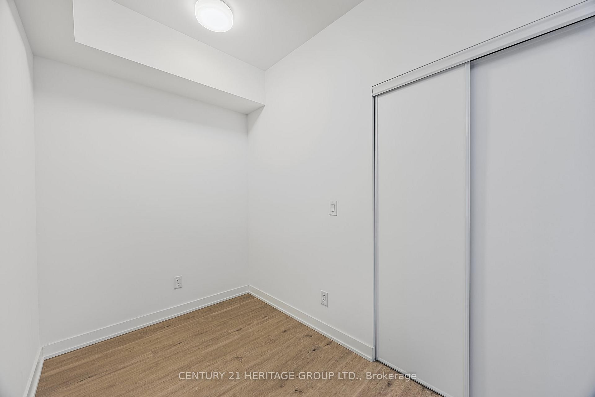 Photo 3 of Unit 304, 56 Lakeside Terrace, Barrie, Little Lake — HOMEH