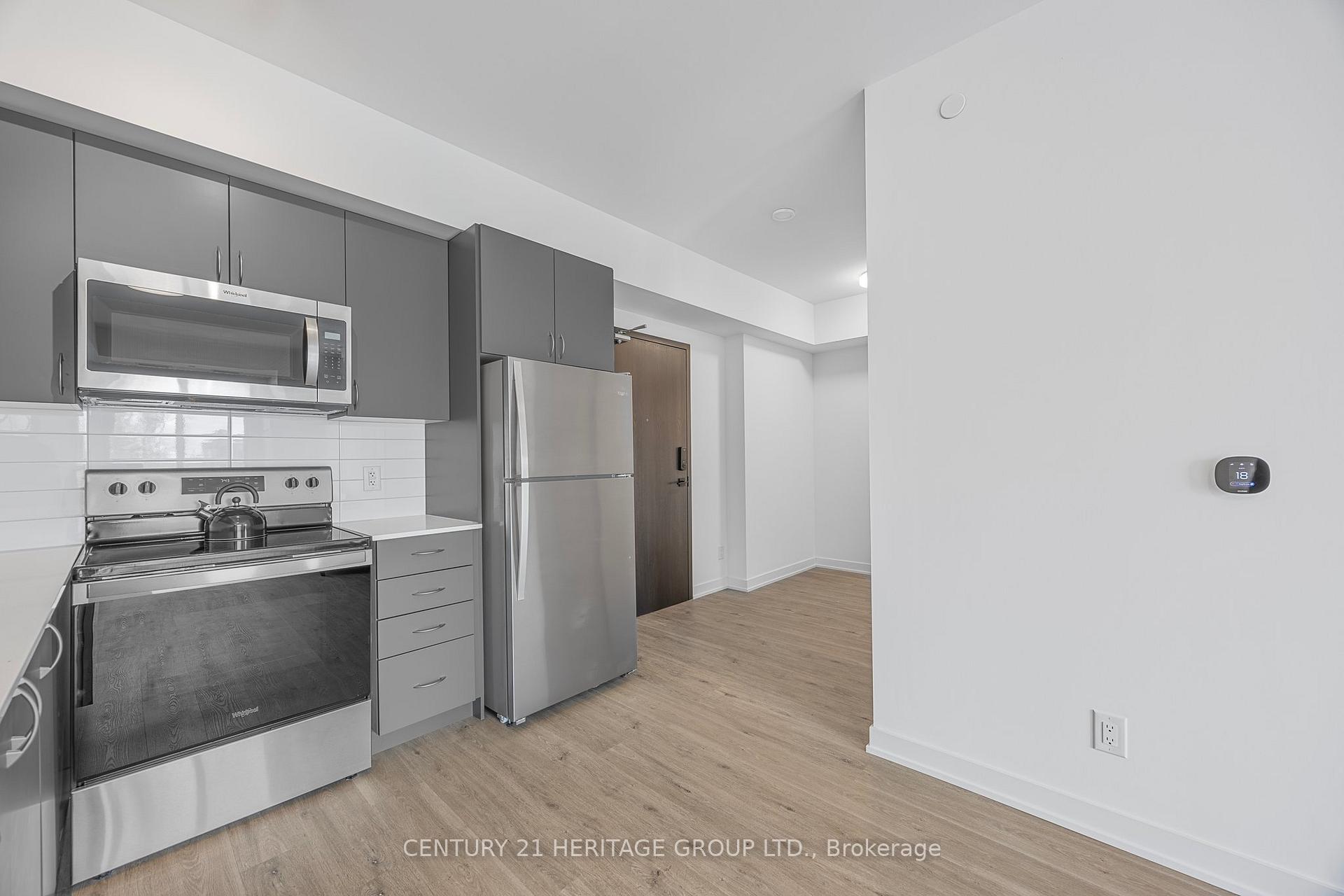 Photo 4 of Unit 304, 56 Lakeside Terrace, Barrie, Little Lake — HOMEH