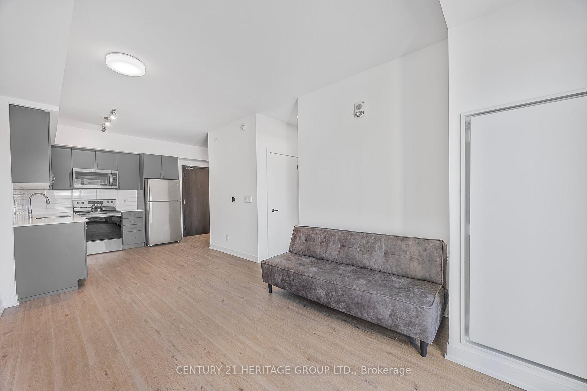 Photo 8 of Unit 304, 56 Lakeside Terrace, Barrie, Little Lake — HOMEH