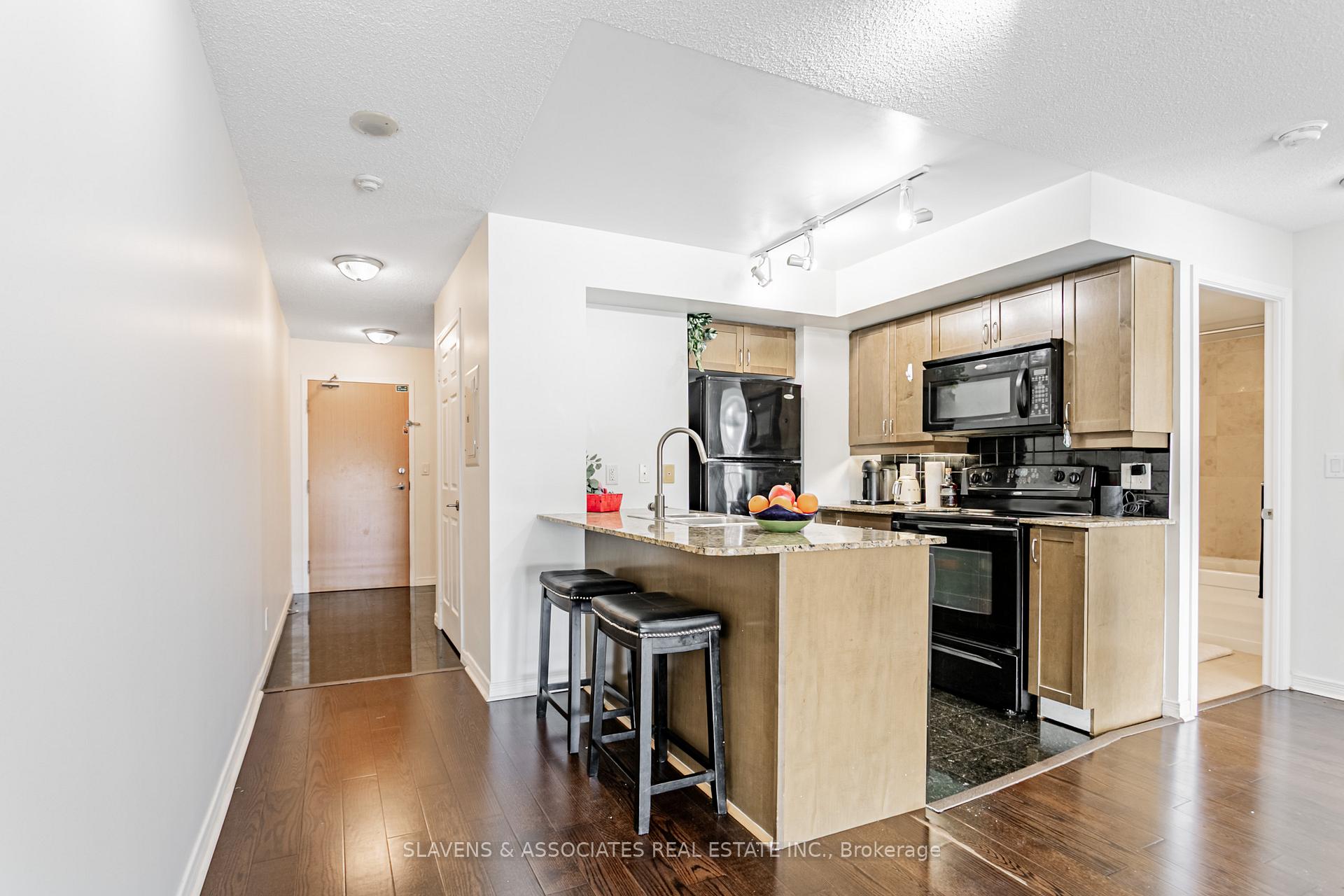 Photo 4 of Unit 607, 736 Spadina Avenue, Toronto, University — HOMEH