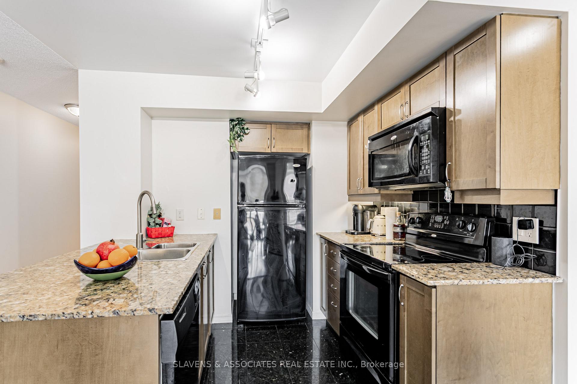 Photo 11 of Unit 607, 736 Spadina Avenue, Toronto, University — HOMEH