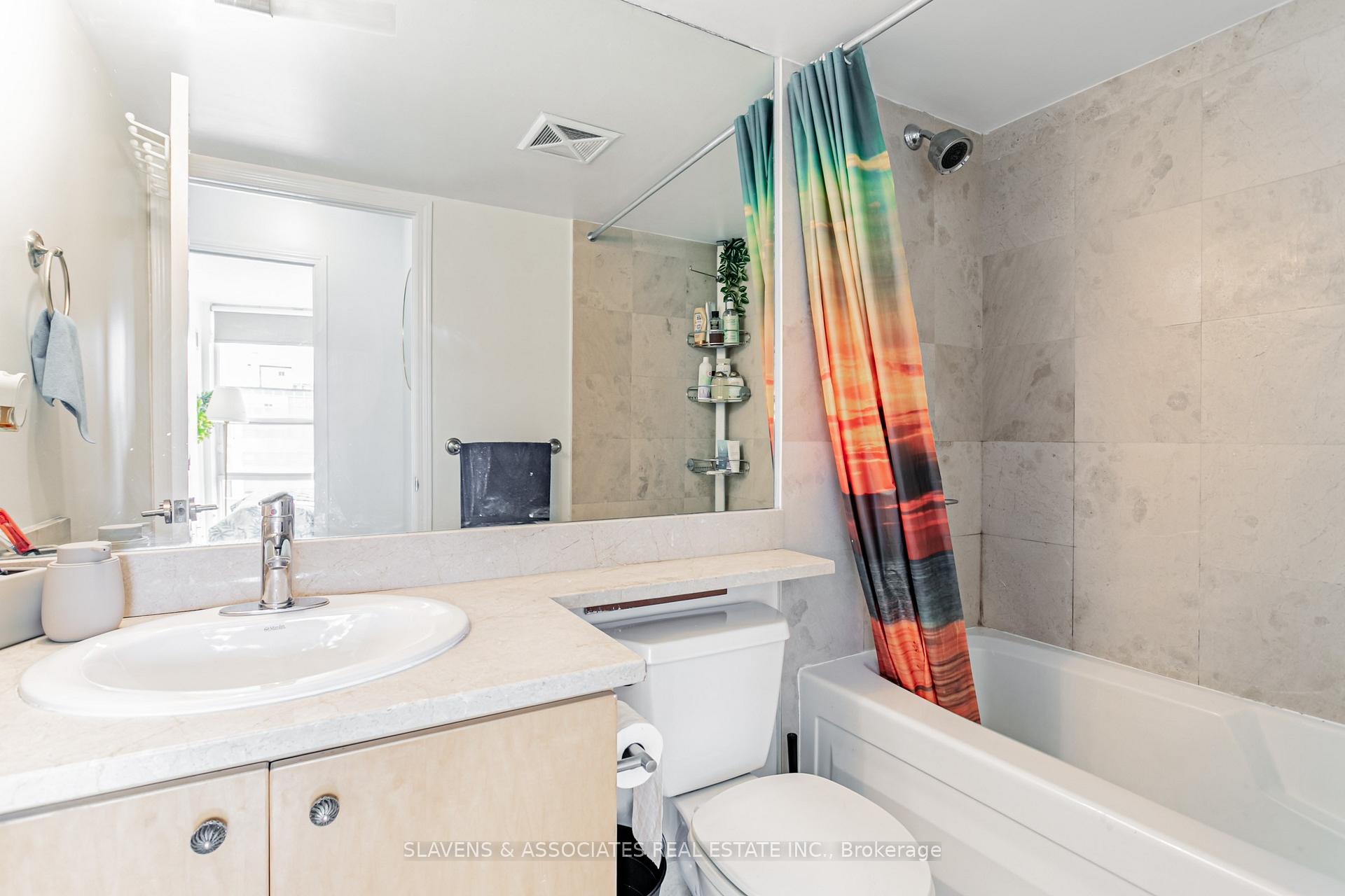 Photo 10 of Unit 607, 736 Spadina Avenue, Toronto, University — HOMEH