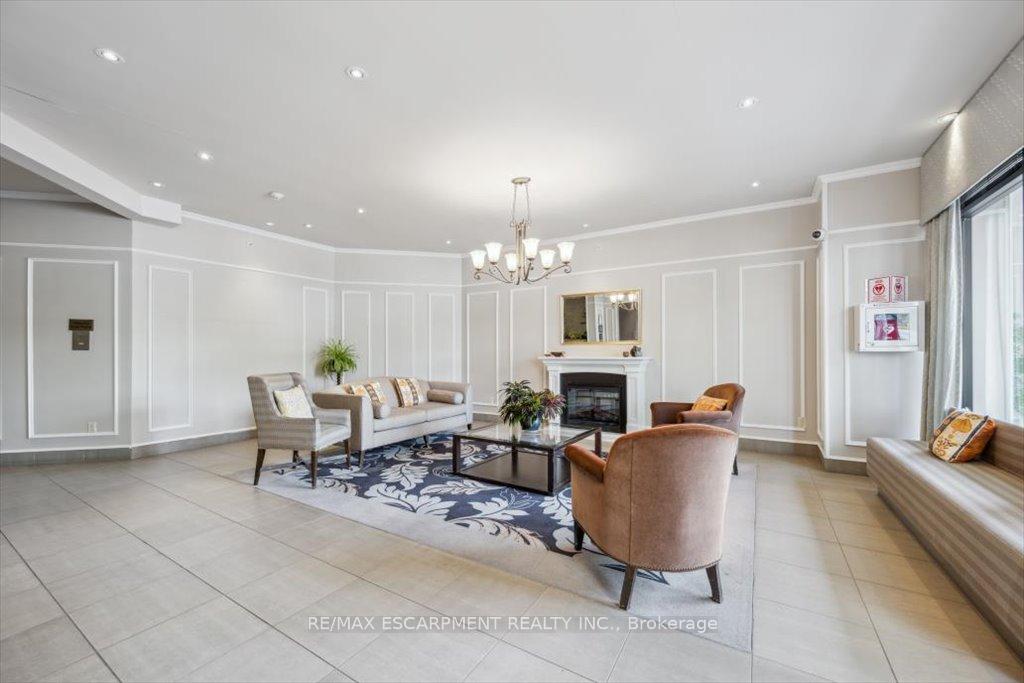 Photo 5 of Unit 210, 55 Austin Drive, Markham, Markville — HOMEH